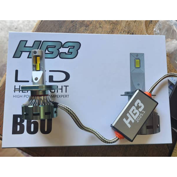 هدلایت دو رنگ HB3 پایه H4